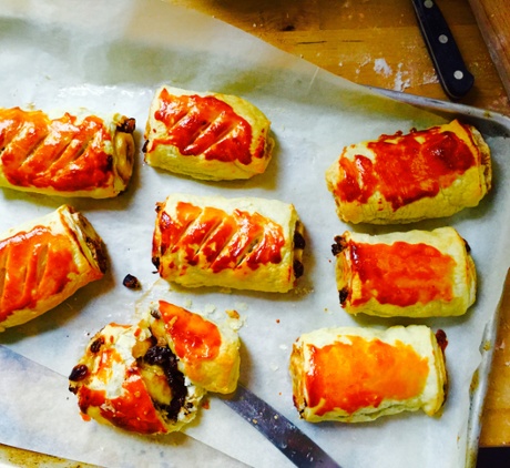 This Dutch-influenced Indonesian recipe for spicy fruit rolls uses raisins, rum and mixed spices.