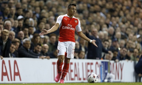 Alexis Sánchez's slow start to the season is down to his involvement in the Copa América with Chile, according to Arsène Wenger.