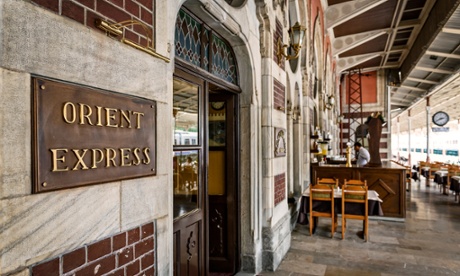 The outdoor bar and restaurant at the platform of the Sirkeci terminal.