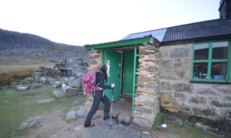 Entering Dulyn Bothy