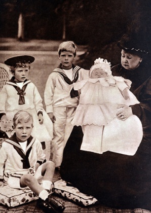 Queen Victoria with four of her grandchildren in 1900