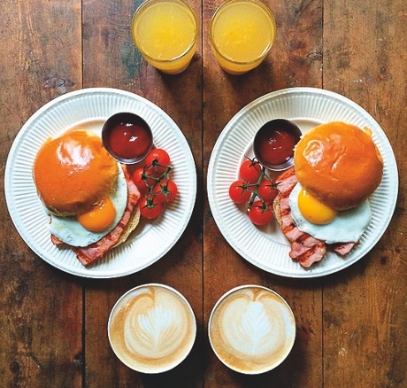 A picture of food from the Instagram account @symmetrybreakfast