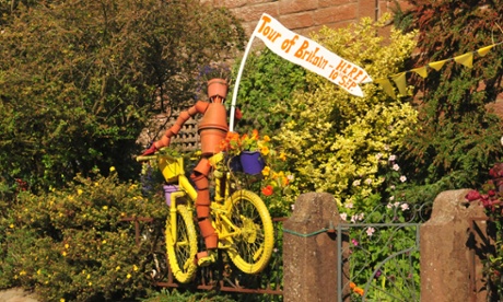 Pot man rides the Tour of Britain stage 5