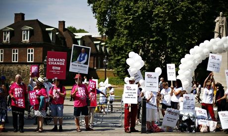 Opponents and supporters of assisted dying 