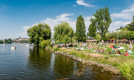 Žluté lázně has lots of facilities and a great location next to the Vltava river