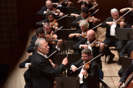 Zubin Mehta conducts the Israel Philharmonic Orchestra in Lucerne, August 2015.