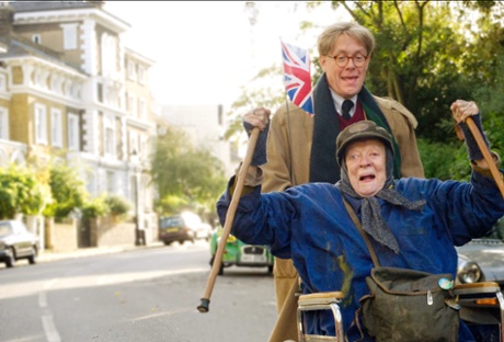 Alex Jennings and Maggie Smith in The Lady in the Van