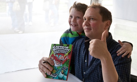 Dav Pilkey and a fan