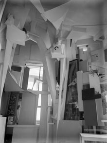 Kurt Schwitters: Merz Building, 1933