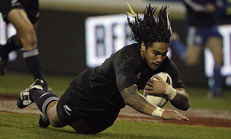 Ma'a Nonu scores for New Zealand against England