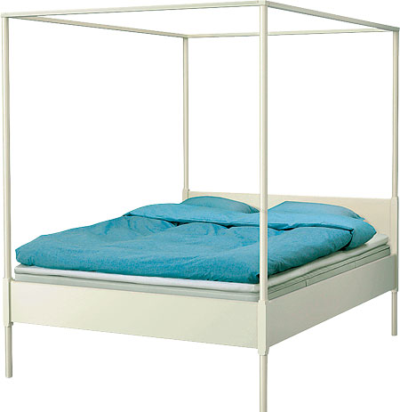 Milly Goodwin: Edland white wooden four-poster bed frame