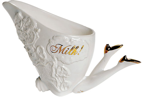 Milly Goodwin: Blaue Blume milk jug