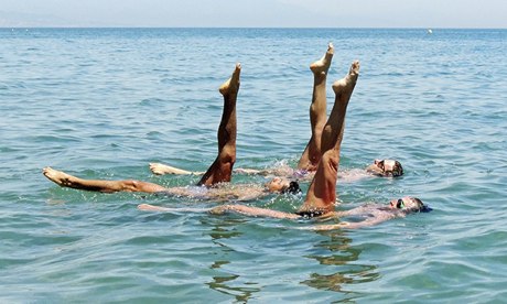 Male synchronised swimmers … are women simply anatomically more suited to perfecting the sport’s mix