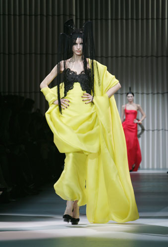 Gallery Monday Haute Couture: Model wearing Giorgio Armani couture
