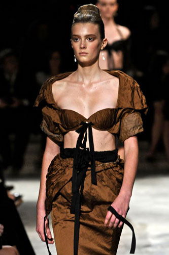 Gallery A-Z fashion: Bra tops