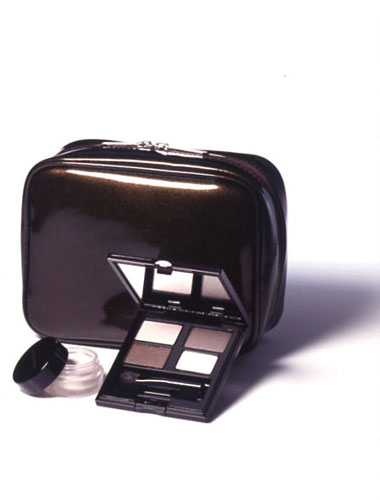 Christmas gifts: Suqqu Snowflake glimmer set for eyes