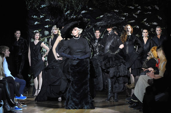 LFW: weekend roundup: Models wear Qasimi