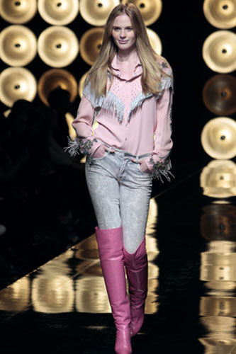 Paris FW: Wednesday: A model wears Paul and Joe