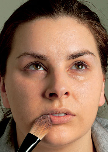 Lauren Luke's vampy lips: Lauren Luke's step 1