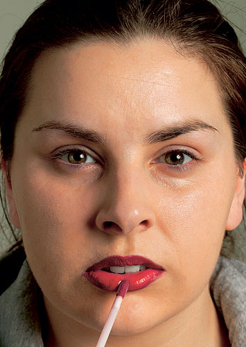 Lauren Luke's vampy lips: Lauren Luke's step 4