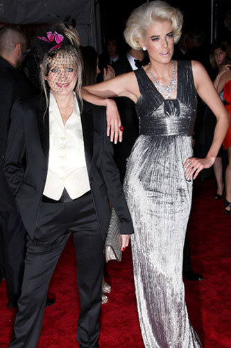 Met costume gala: Agyness Deyn and Twiggy
