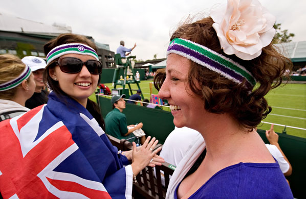 Wimbledon fashion: Tennis fans at Wimbledon 2009