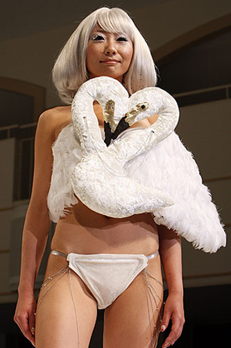 Fashion round-up: Triumph Inspiration Award 2009 Japan