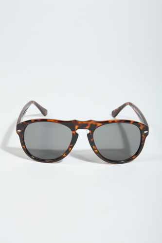 Fashion briefing: Urban Outfitter's tortoiseshell sunglasses
