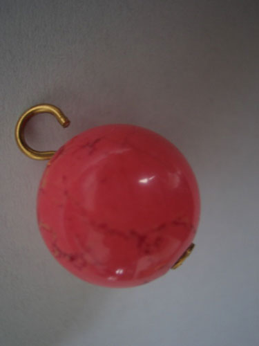 Homemade jewellery: A bead with an open loop