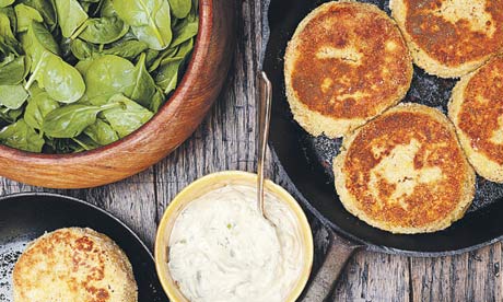 Salmon fishcakes with tartare sauce