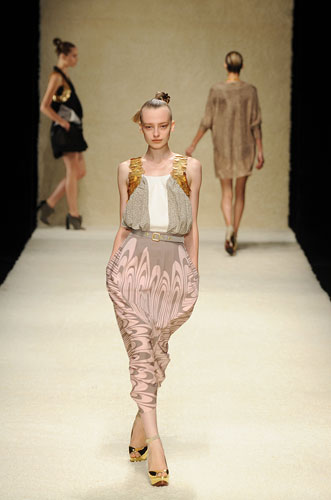 Monday LFW: Models wear Jaeger