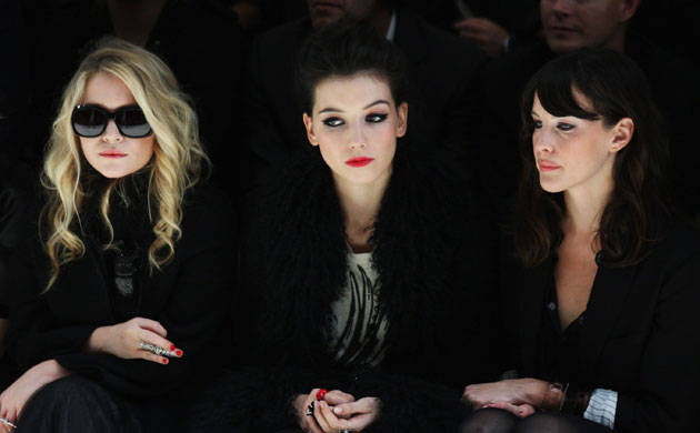 Burberry: Mary-Kate Olsen, Daisy Lowe and Liv Tyler watching the Burberry show