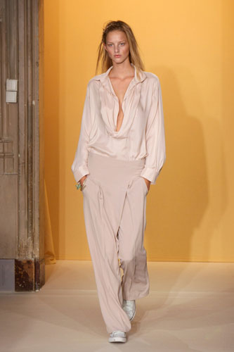 Paris fashion week: A model wears Anne Valerie Hash