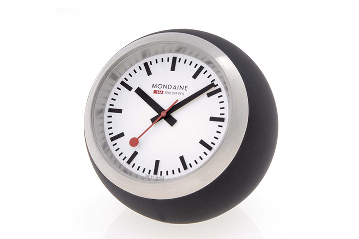 Christmas gifts indoor: Swiss wall clock by Mondaine
