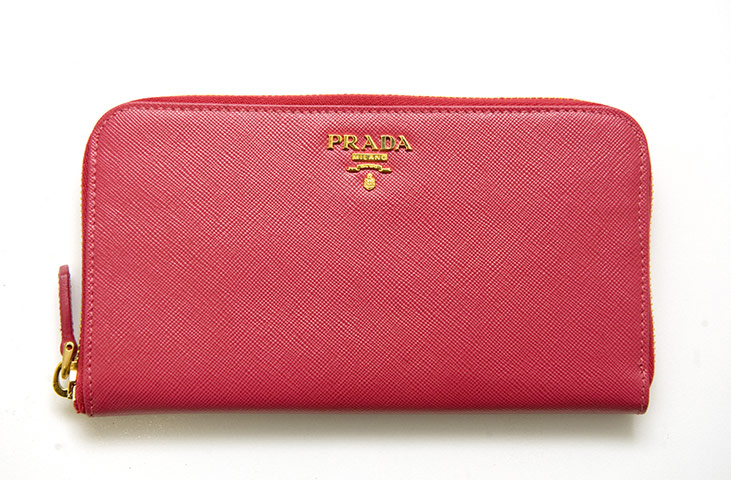 Best wallets: Best wallets: Pink purse by Prada