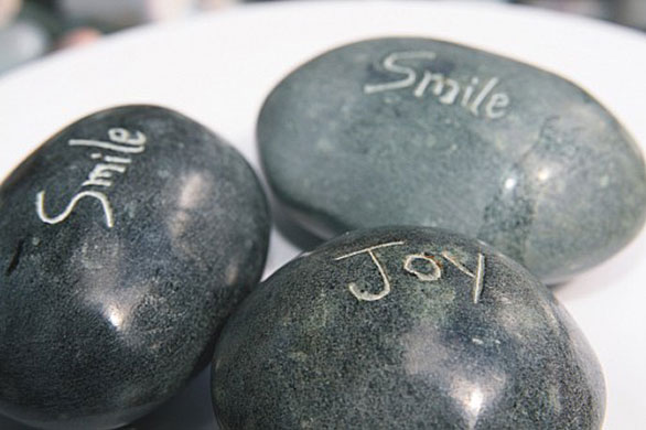 Fairtrade garden: Message pebbles