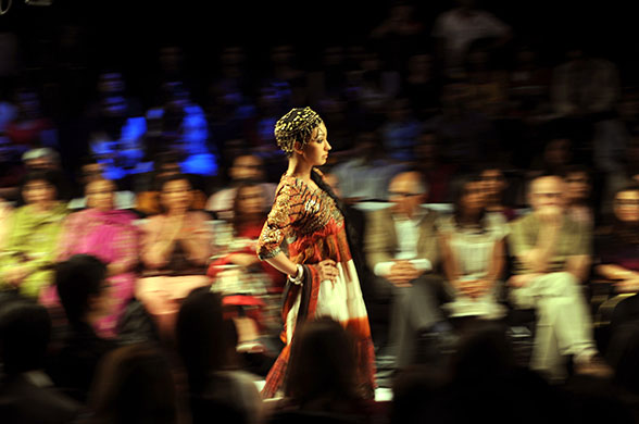 Fashion shows: model presents a creation by Shamaeel during a Fashion Week in Pakistan 6, 