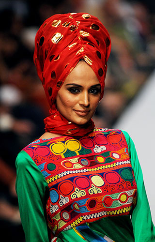 Fashion shows: creation by Rabia during a Fashion Week in Karachi