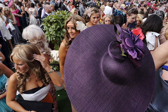 Ladies' Day at Aintree: Aintree racing