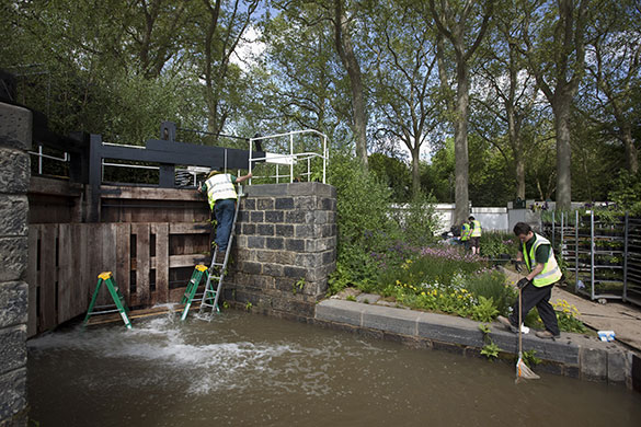 Chelsea flower show: Leeds lock gates