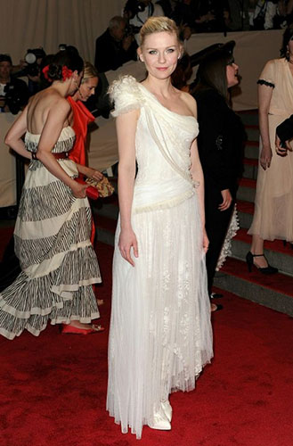 Met costume ball: Kirsten Dunst attends the Costume Institute Gala Benefit 