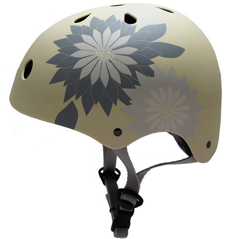 Women's cyclewear: Bike helmet