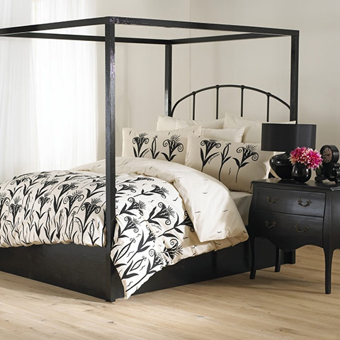 Zandra Rhodes: Cretian Lily bed linen