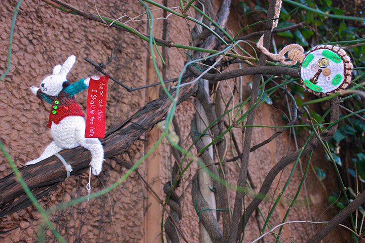 Knit the City: The Fastener's White Rabbit
