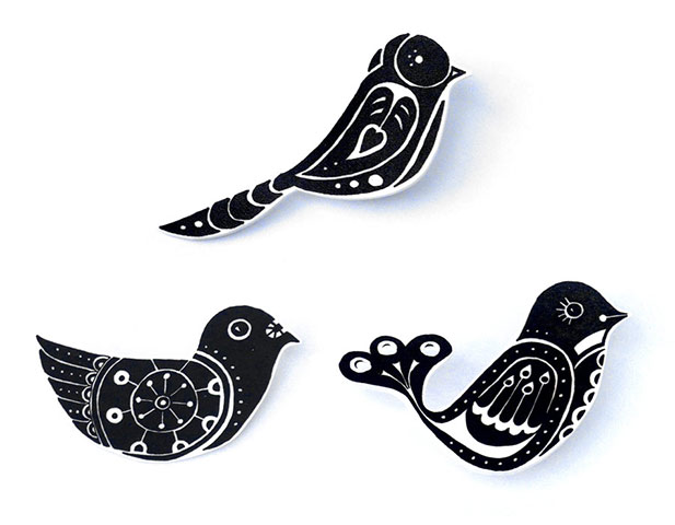 xmas-jewellery-under20: Illustrated bird brooches