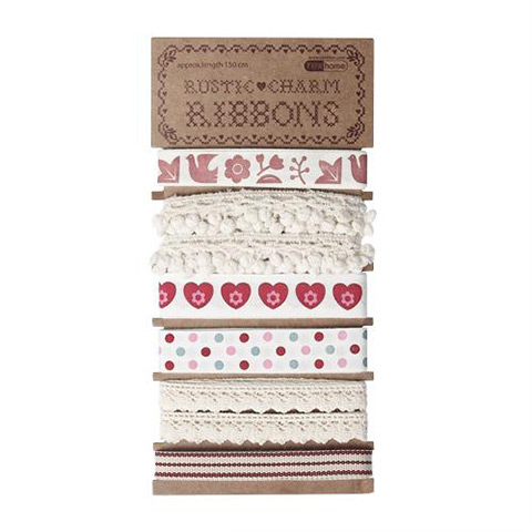 Best Christmas cards wrap: Rustic ribbon