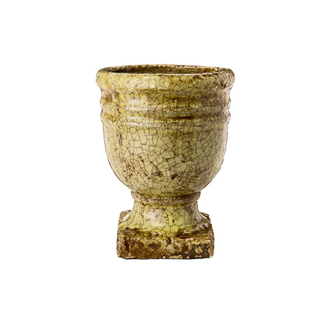 Gardening christmas gifts: Aged plant pot