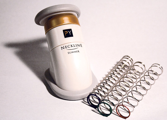 worst xmas gifts: The Neckline Trainer