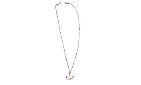 Anchor necklace from boticca.com