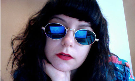 Fashion blogger Elizabeth Spiridakis glasses